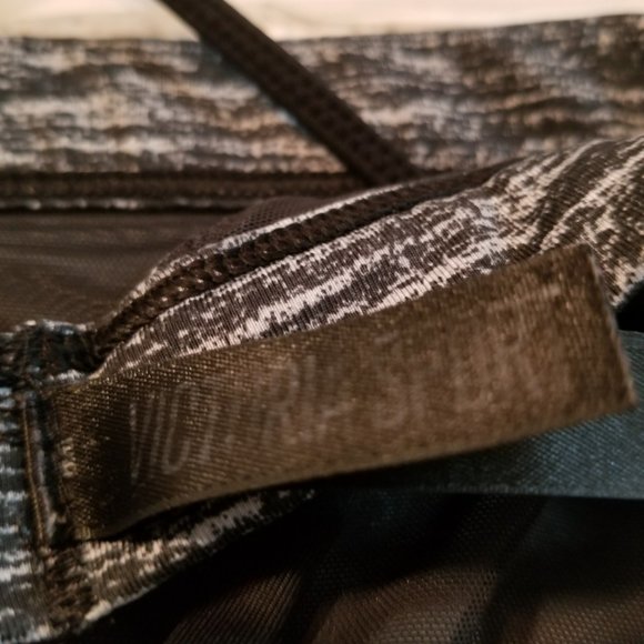 Lot of 2 Sport's Bra's. Victoria Sport & Marvel - Picture 6 of 8